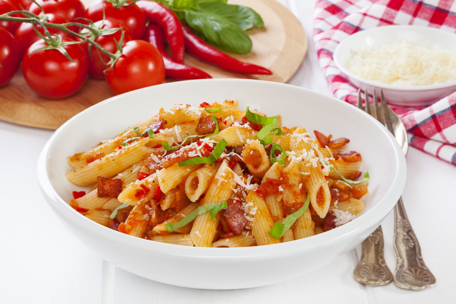 Pizza Sauce vs Pasta Sauce: What's the Difference?