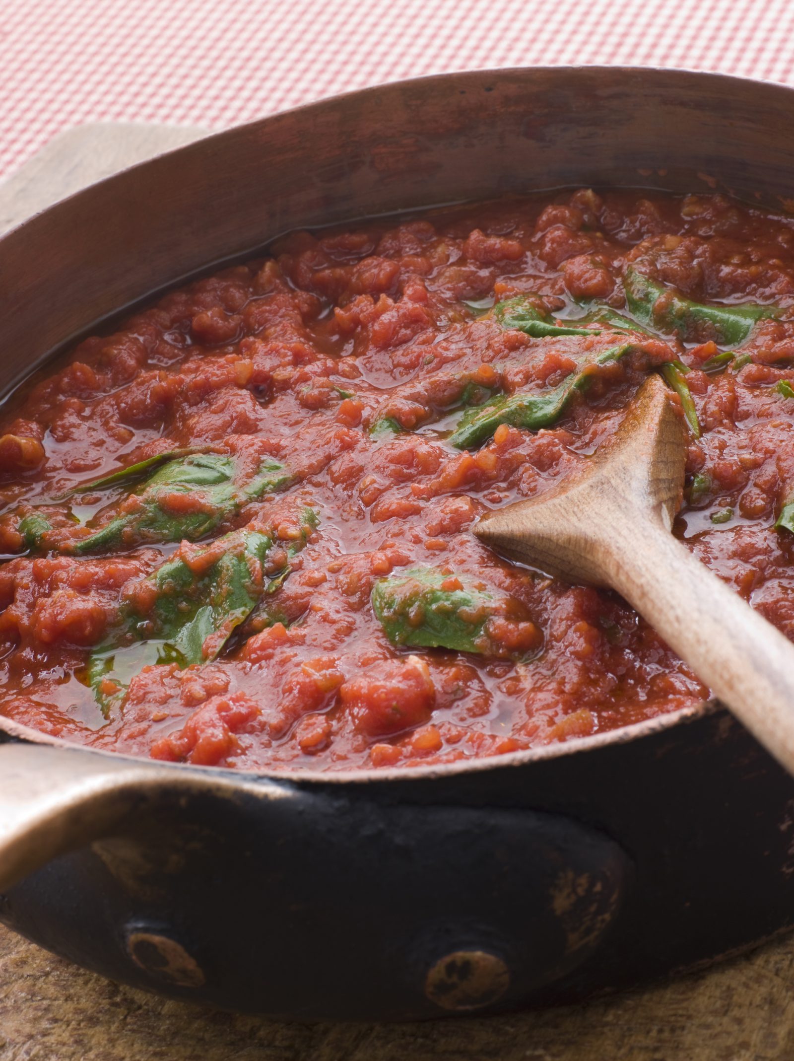 How to Make a Quick Tomato Sauce (Sugo) from a Can