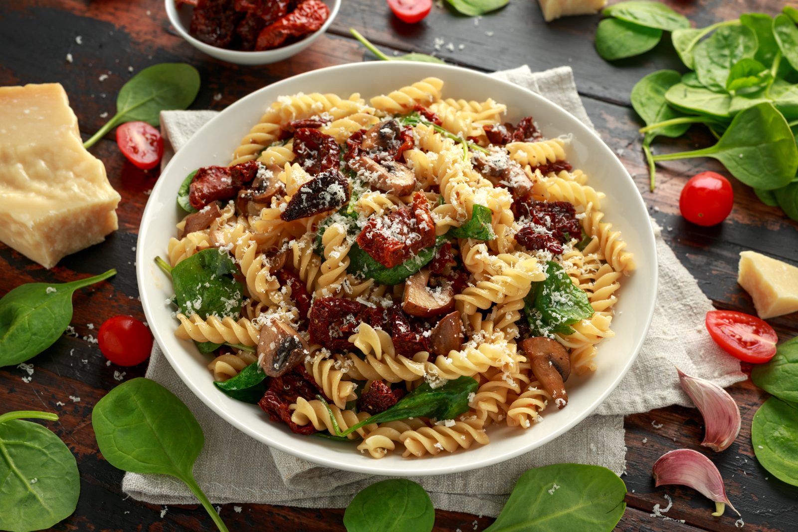 Rotini Con Funghi e Pinoli — prepared dish
