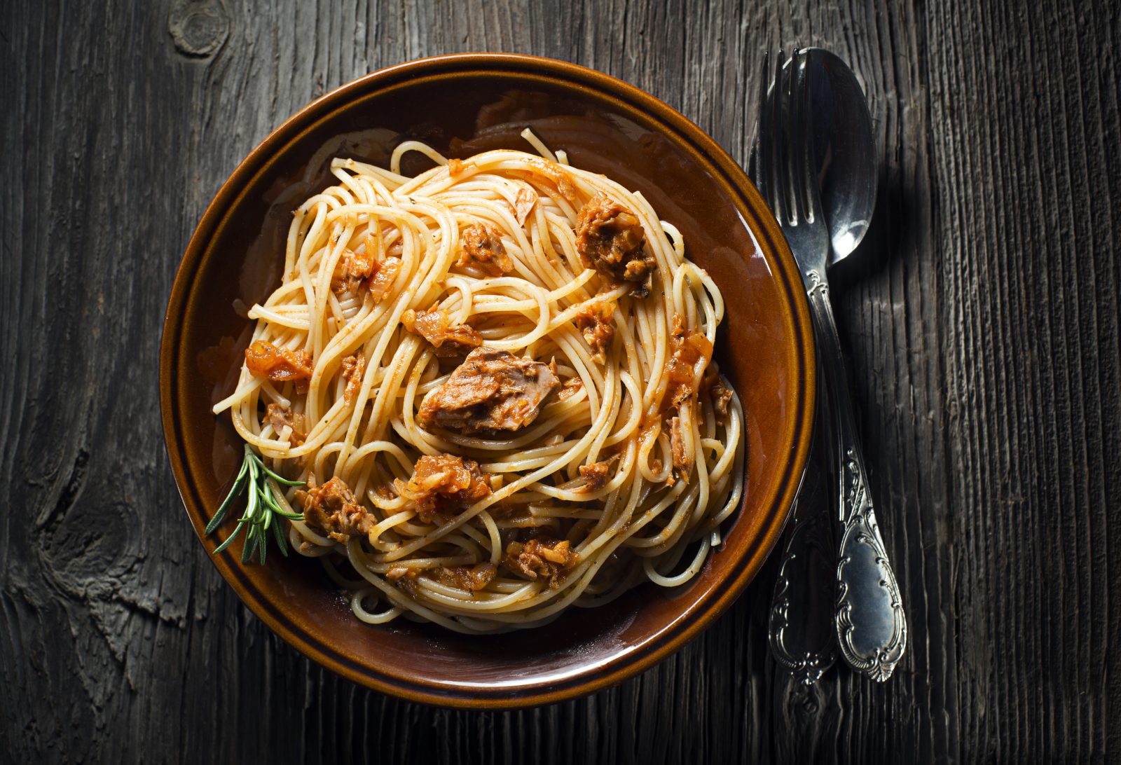 Spaghetti au thon frais, sauce tomate — plat préparé