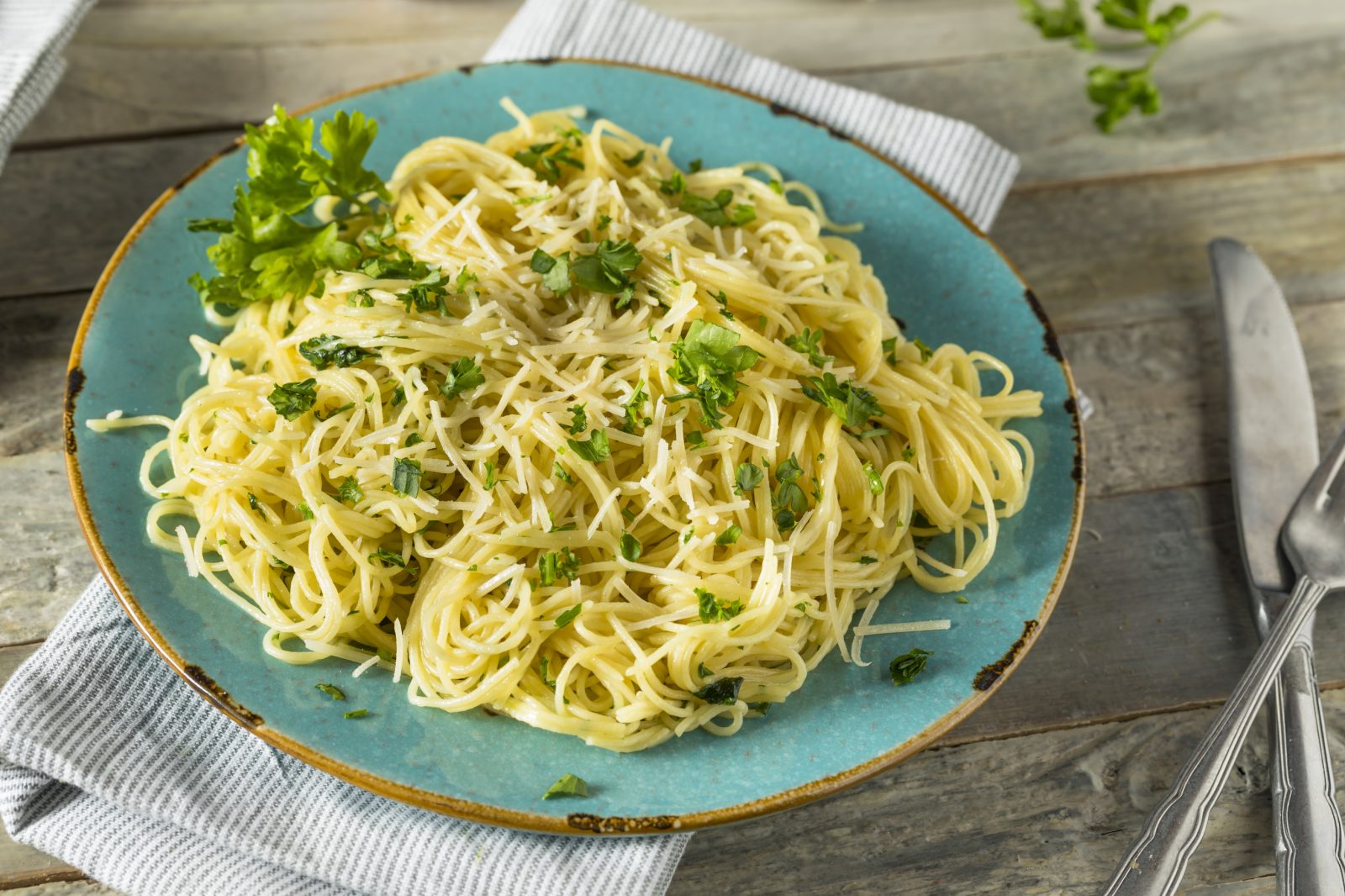 Spaghetti with Mozzarella and Fresh Herbs — prepared dish