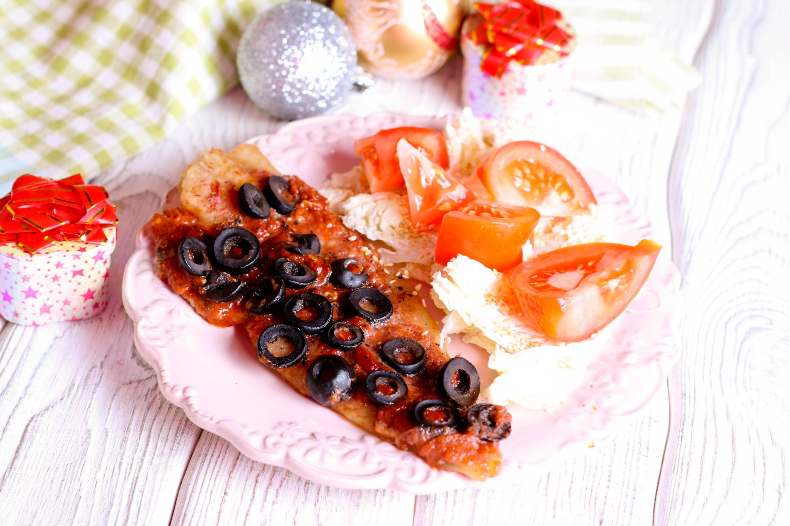 Tuna with Olives, Basil and Tomato Sauce — prepared dish